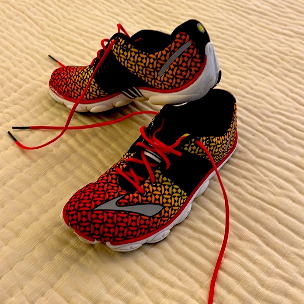 Brooks Pure Connect running shoes EUC